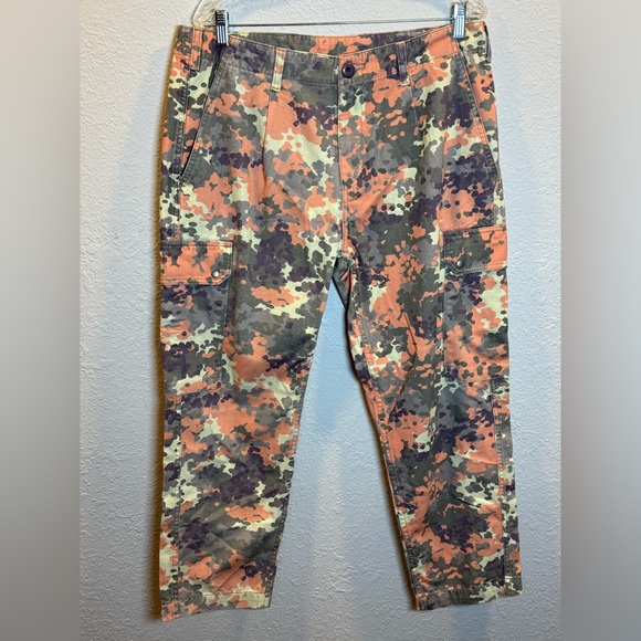 Lost Clothing MOSH PIT  Orange Camo Pants - Mens Size 34 26 inseam Crop pants - Picture 1 of 12